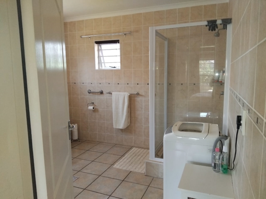 5 Bedroom Property for Sale in Myburgh Park Western Cape